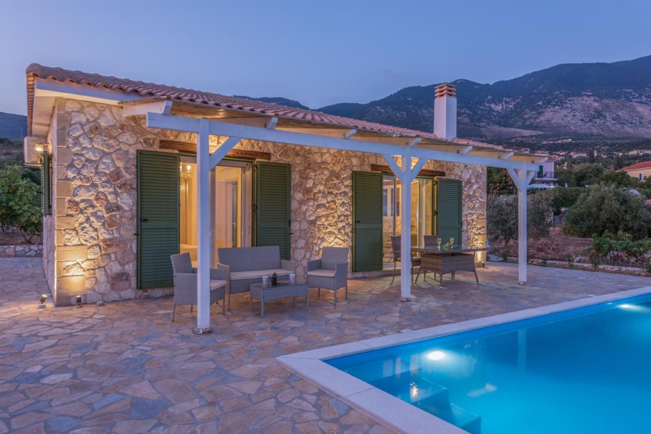 Grapevine Cottage อาร์กอสโตลี ภายนอก รูปภาพ